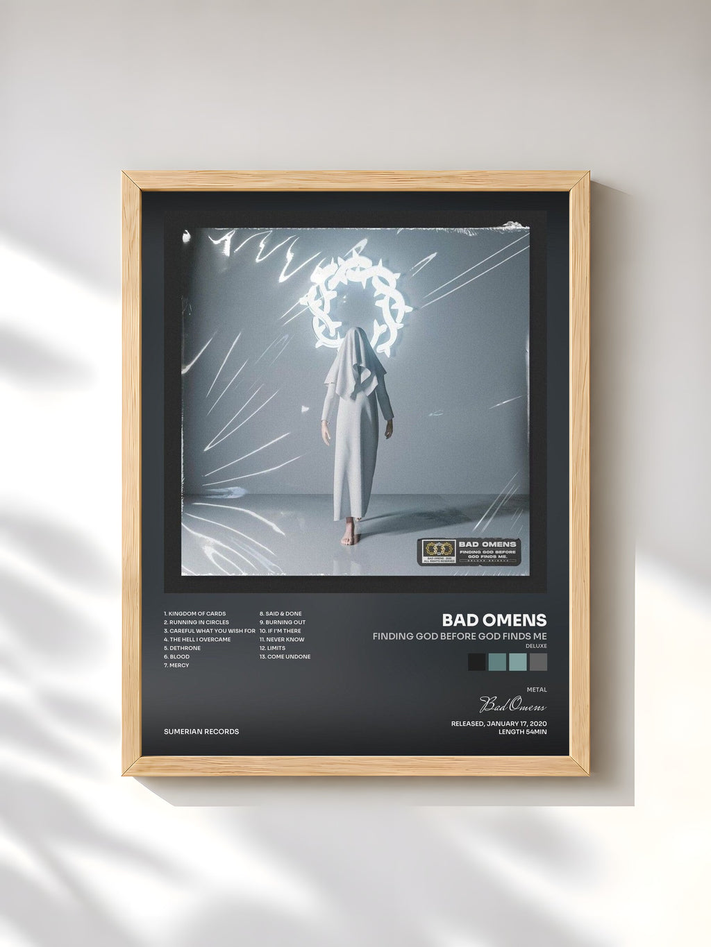 #bois Tableau de l'album Finding God Before God Finds Me (Deluxe) de Bad Omens, cadre en bois brut, imprimé et encadré en France