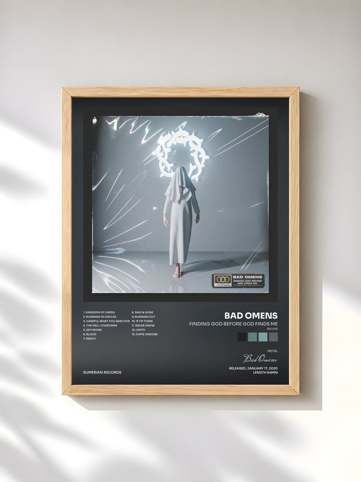 #bois Tableau de l'album Finding God Before God Finds Me (Deluxe) de Bad Omens, cadre en bois brut, imprimé et encadré en France