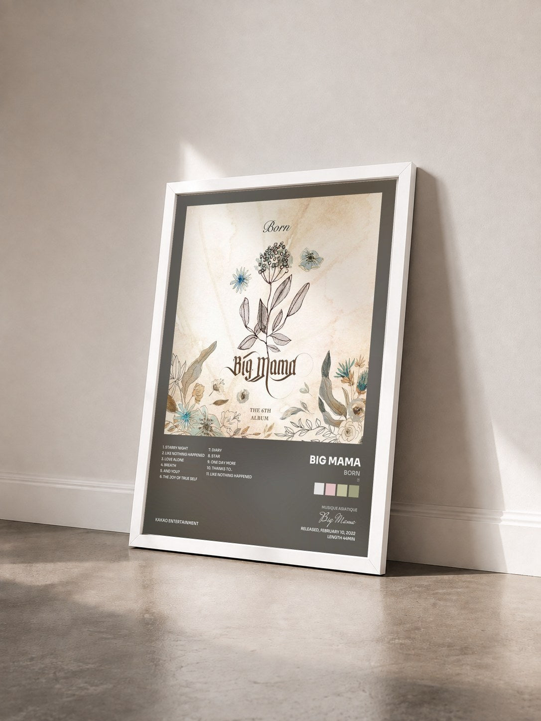 #blanc Tableau de l'album Born (本) de Big Mama vu de trois quarts, cadre blanc