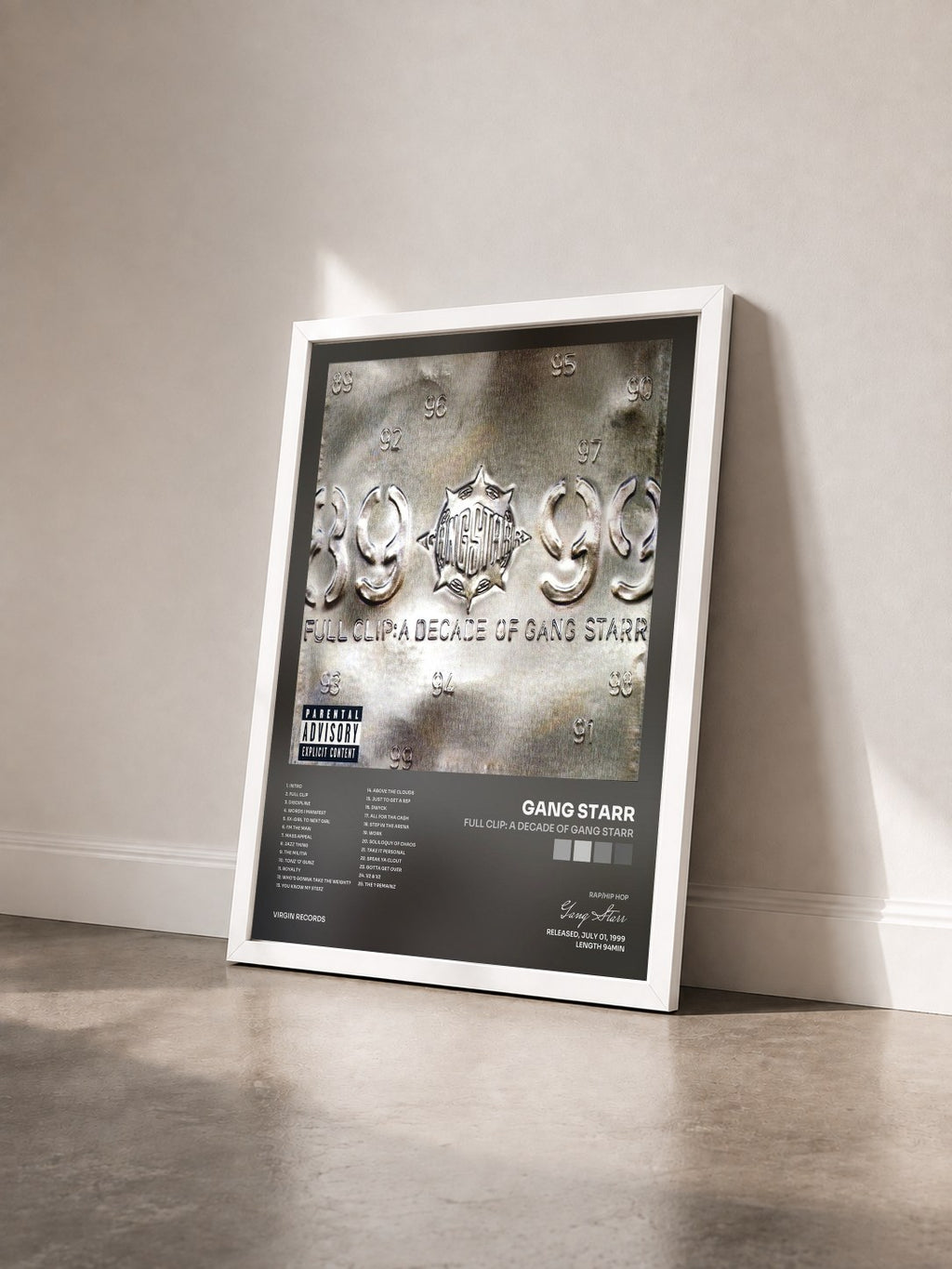 #blanc Tableau de l'album Full Clip: A Decade Of Gang Starr de Gang Starr vu de trois quarts, cadre blanc