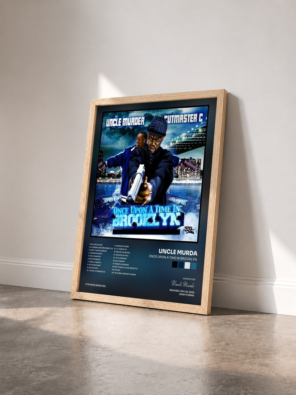 #bois Tableau de l'album Once Upon a Time in Brooklyn de Uncle Murda vu de trois quarts, cadre en bois brut
