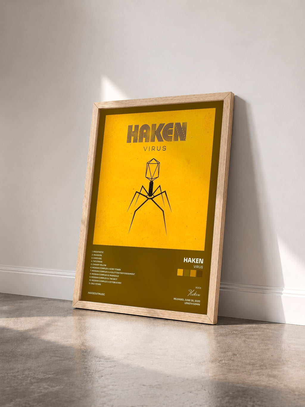 #bois Tableau de l'album Virus de Haken vu de trois quarts, cadre en bois brut