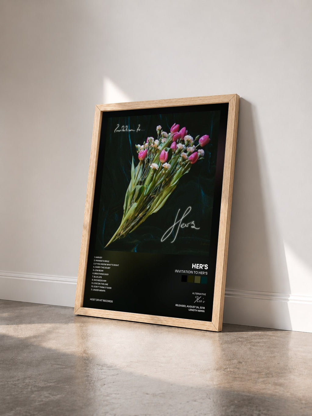 #bois Tableau de l'album Invitation to Her's de Her's vu de trois quarts, cadre en bois brut