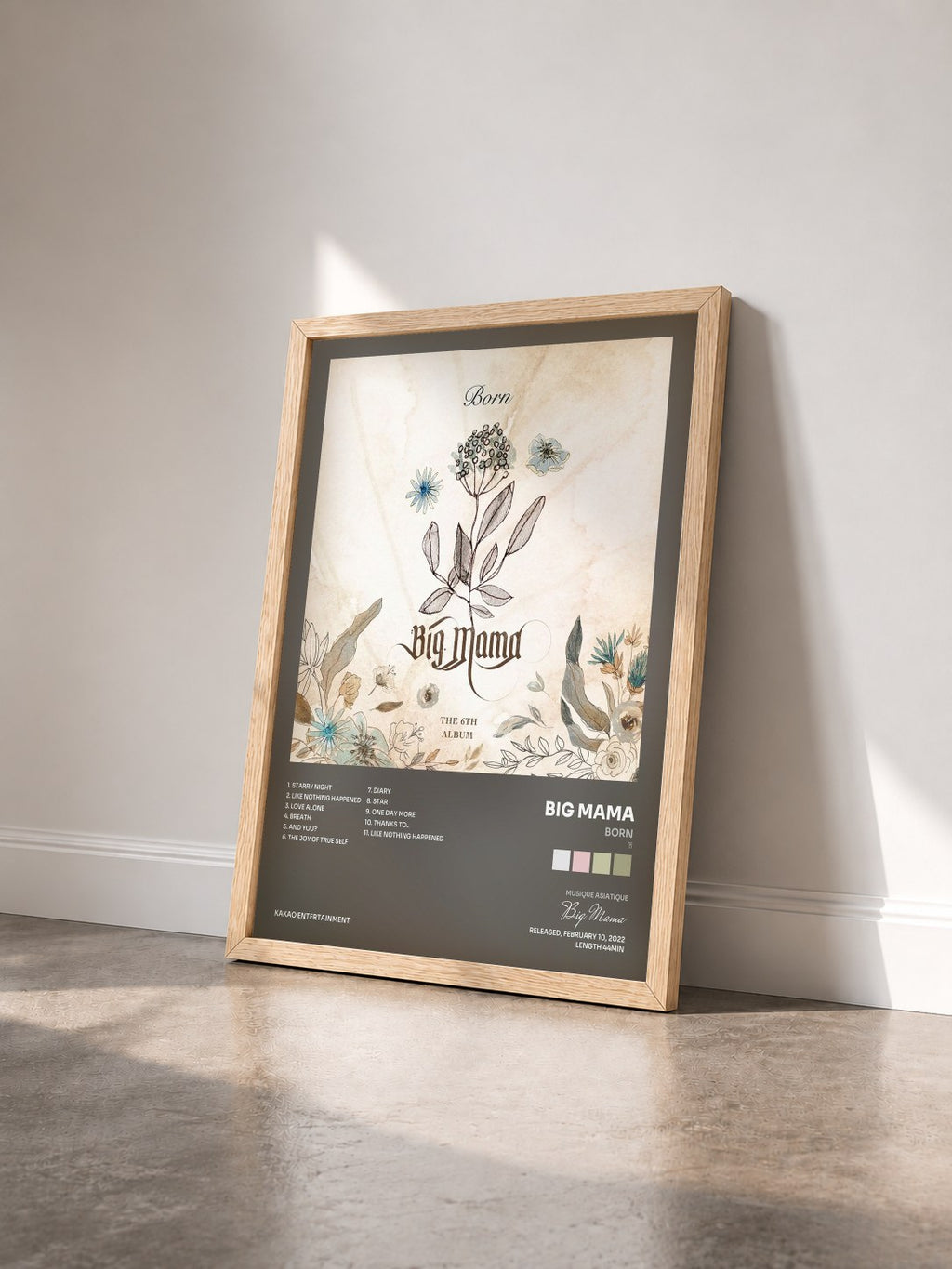 #bois Tableau de l'album Born (本) de Big Mama vu de trois quarts, cadre en bois brut