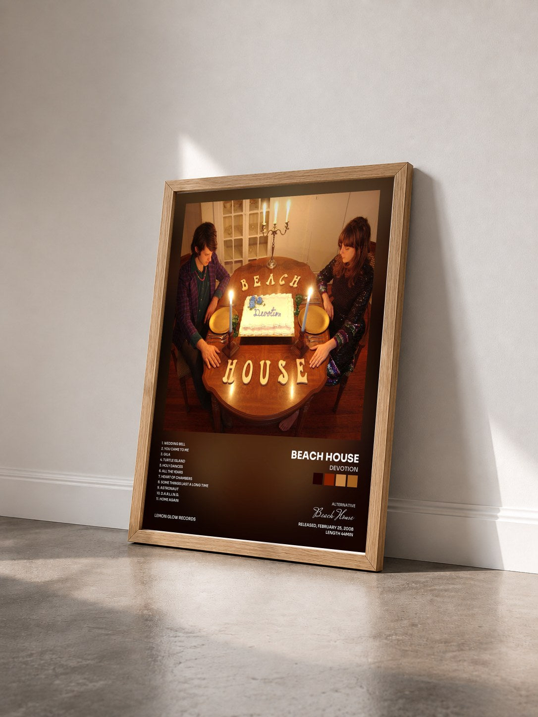 #bois Tableau de l'album Devotion de Beach House vu de trois quarts, cadre en bois brut