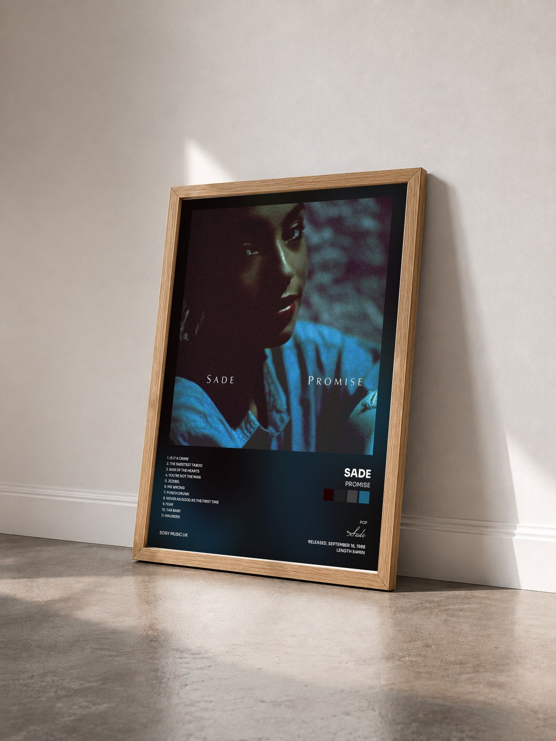 #bois Tableau de l'album Promise de Sade vu de trois quarts, cadre en bois brut