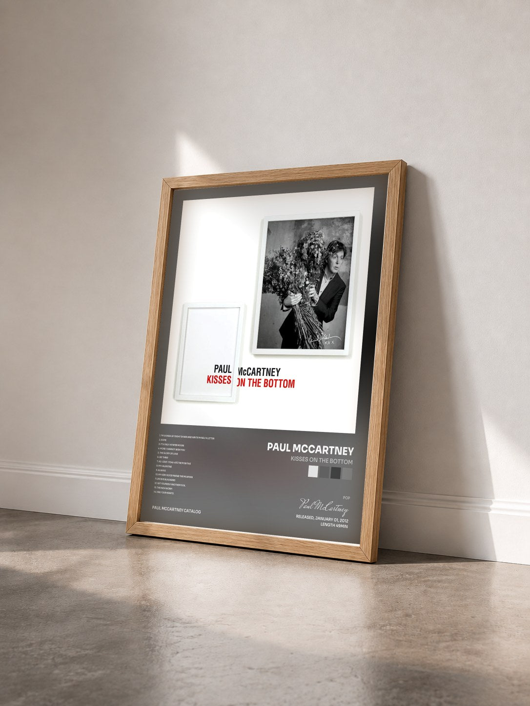 #bois Tableau de l'album Kisses On The Bottom de Paul McCartney vu de trois quarts, cadre en bois brut