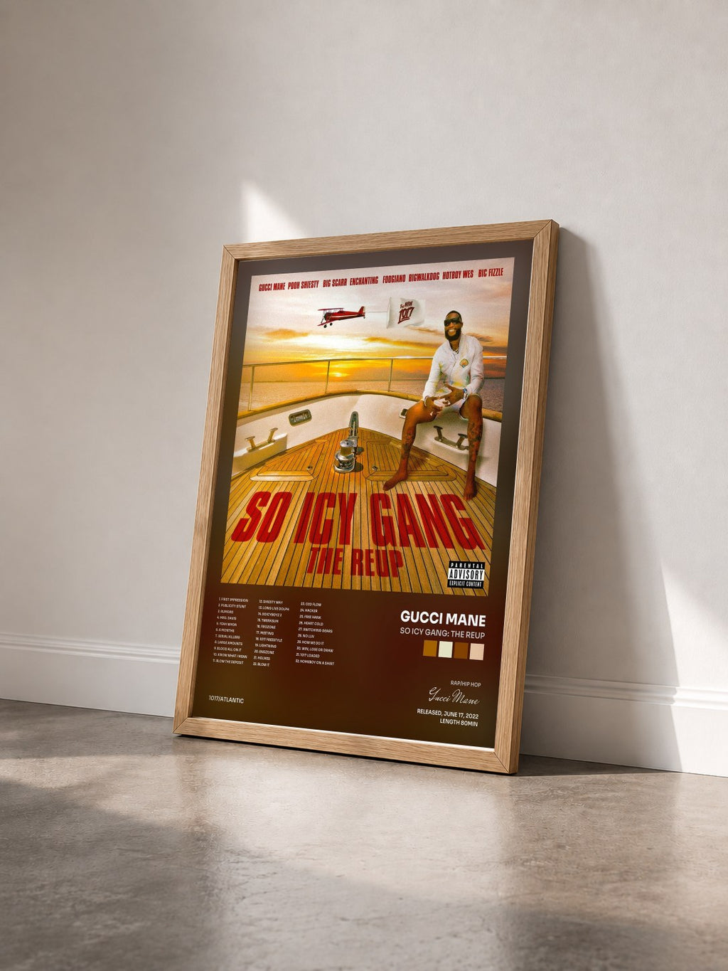 #bois Tableau de l'album So Icy Gang: The ReUp de Gucci Mane vu de trois quarts, cadre en bois brut