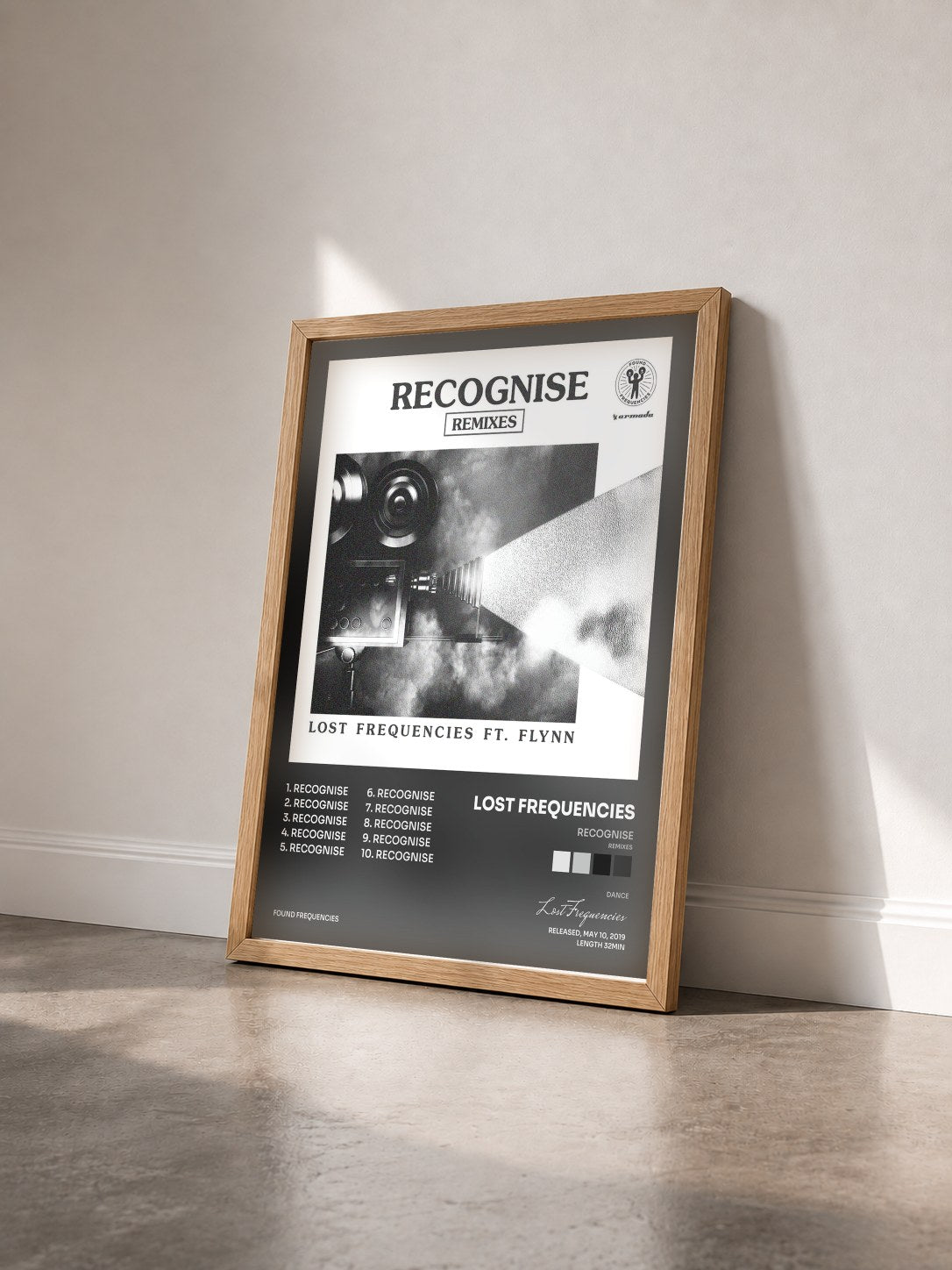 #bois Tableau de l'album Recognise (Remixes) de Lost Frequencies vu de trois quarts, cadre en bois brut