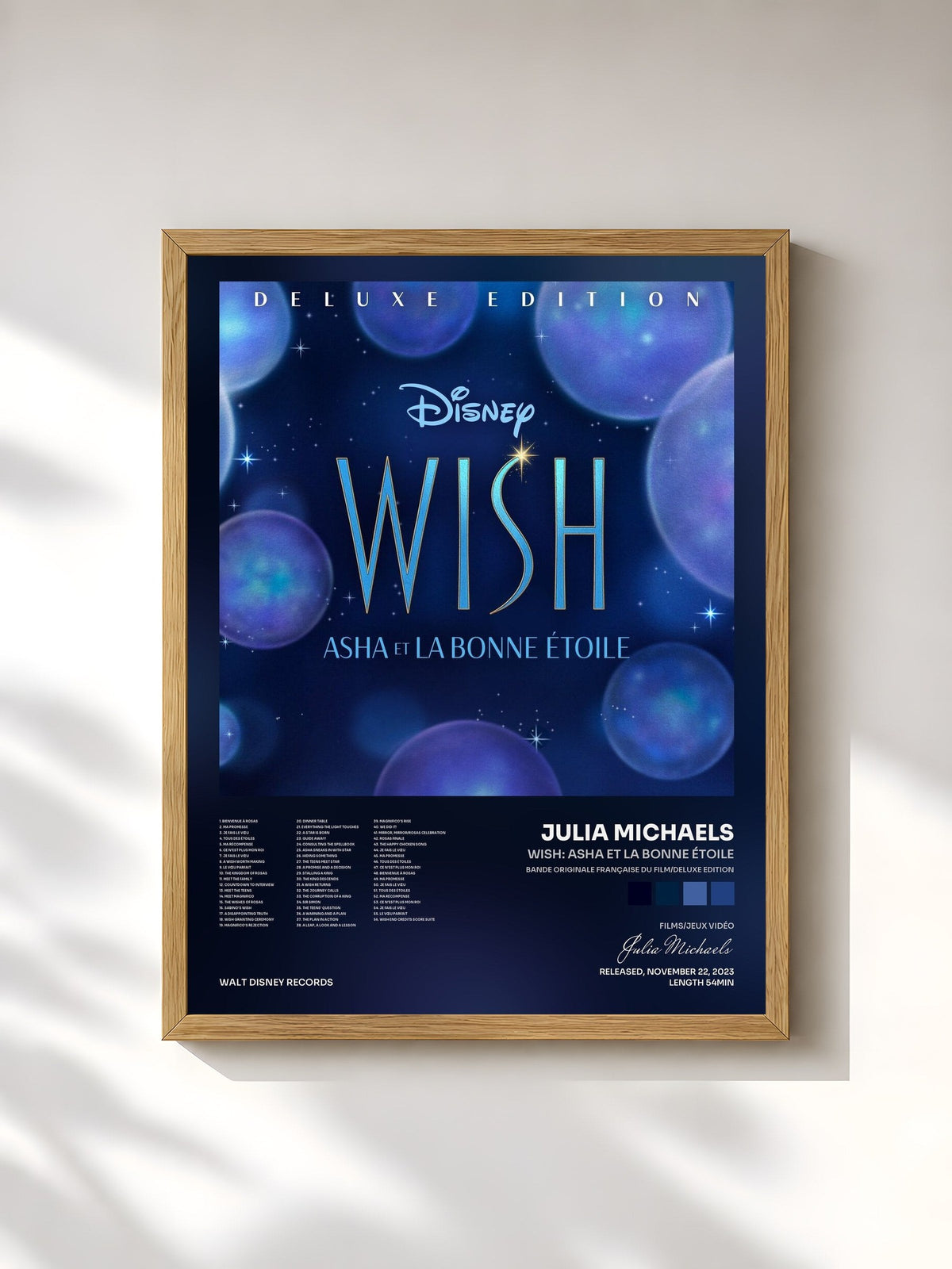 #bois Tableau de l'album Wish: Asha et la bonne étoile (Bande Originale Française du Film/Deluxe Edition) de Julia Michaels, cadre en bois brut, imprimé et encadré en France