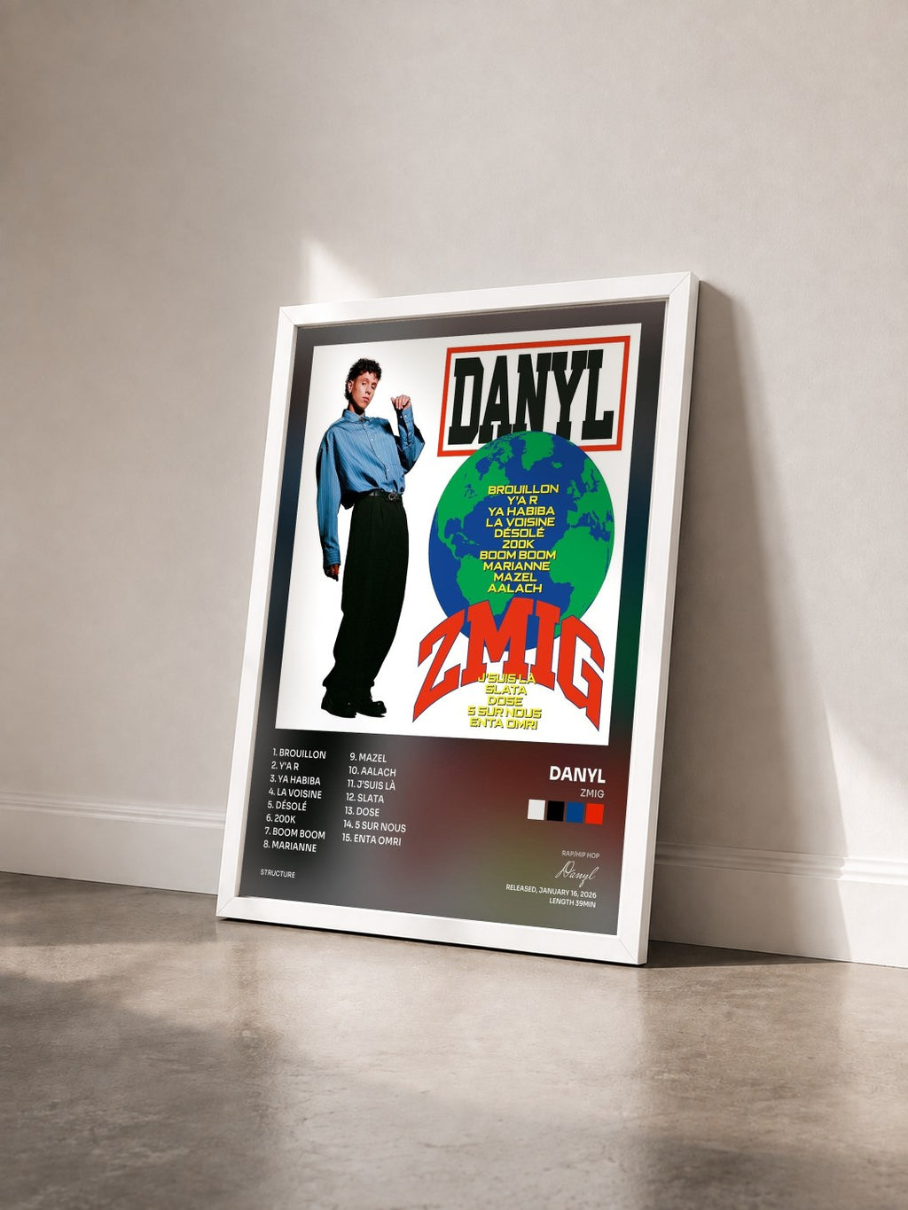 #blanc Tableau de l'album ZMIG de Danyl vu de trois quarts, cadre blanc