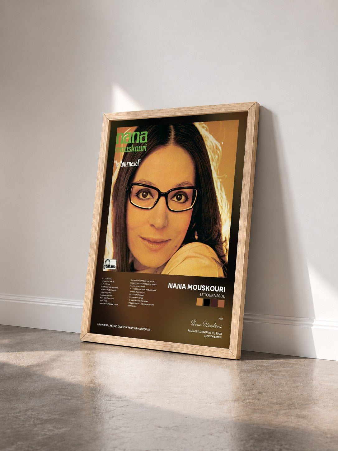 #bois Tableau de l'album Le Tournesol de Nana Mouskouri vu de trois quarts, cadre en bois brut