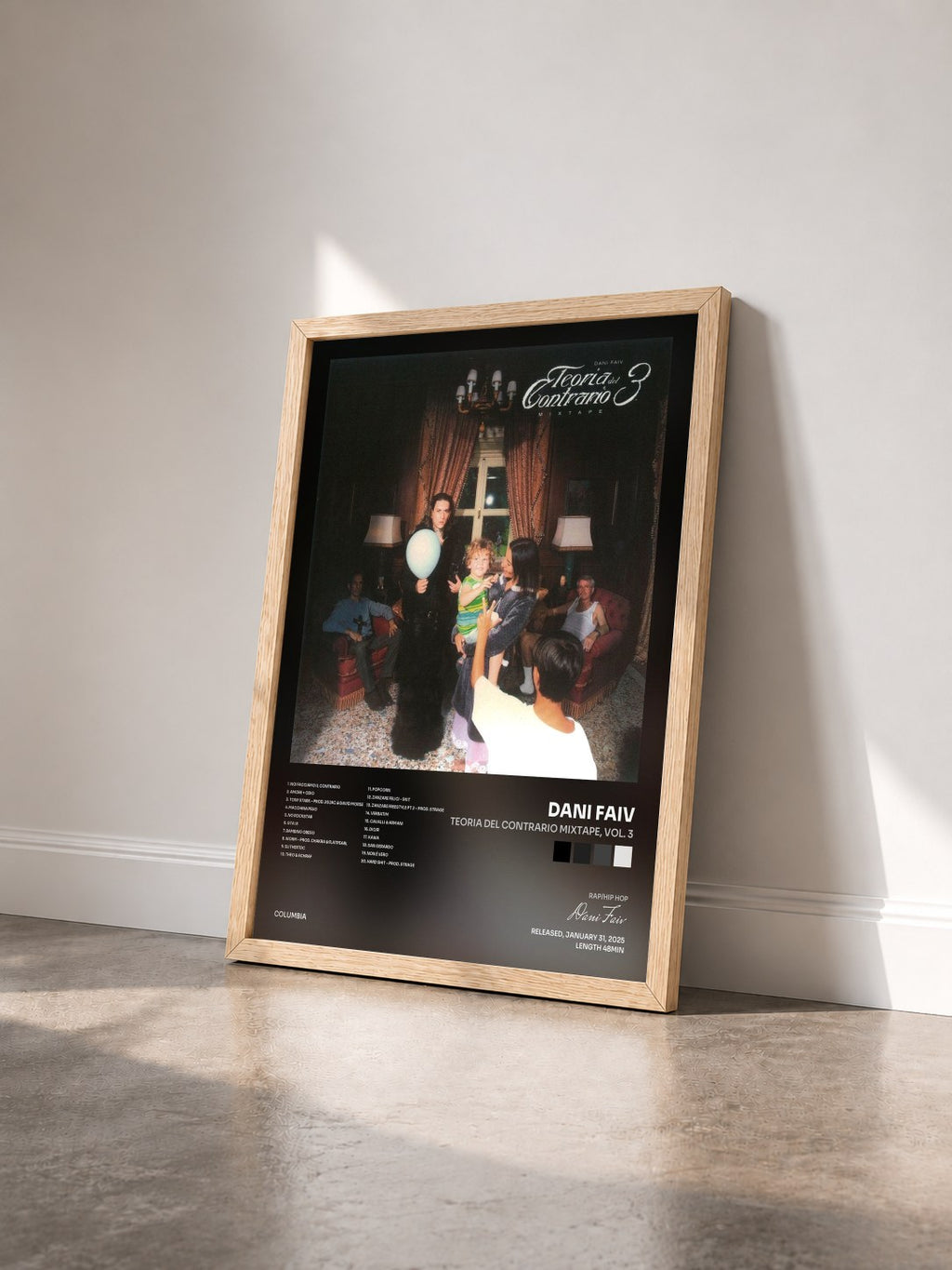#bois Tableau de l'album Teoria Del Contrario Mixtape, Vol. 3 de Dani Faiv vu de trois quarts, cadre en bois brut