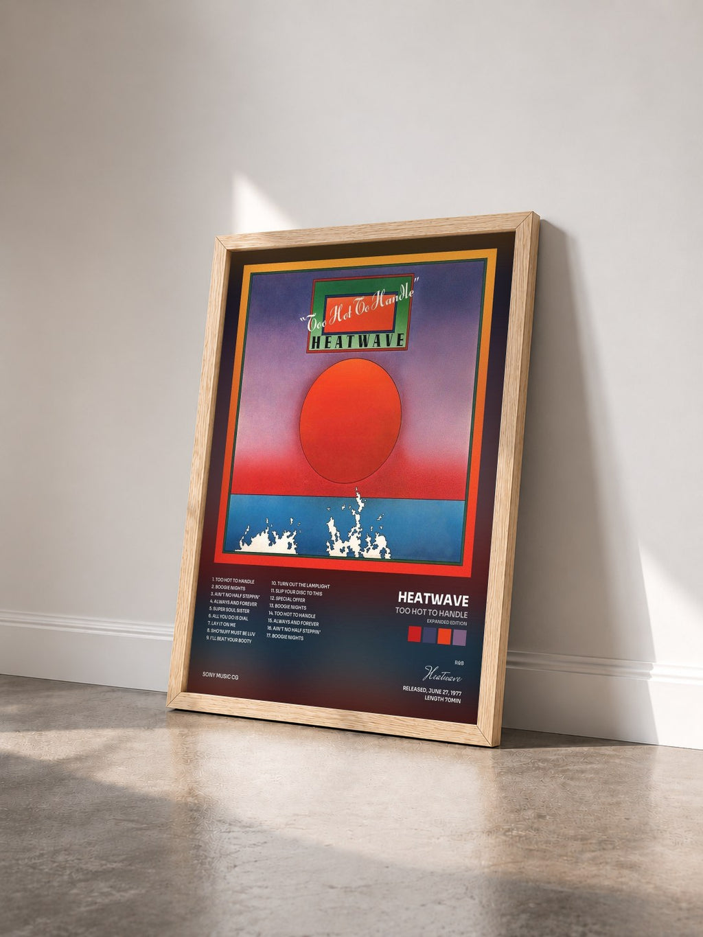 #bois Tableau de l'album Too Hot to Handle (Expanded Edition) de Heatwave vu de trois quarts, cadre en bois brut