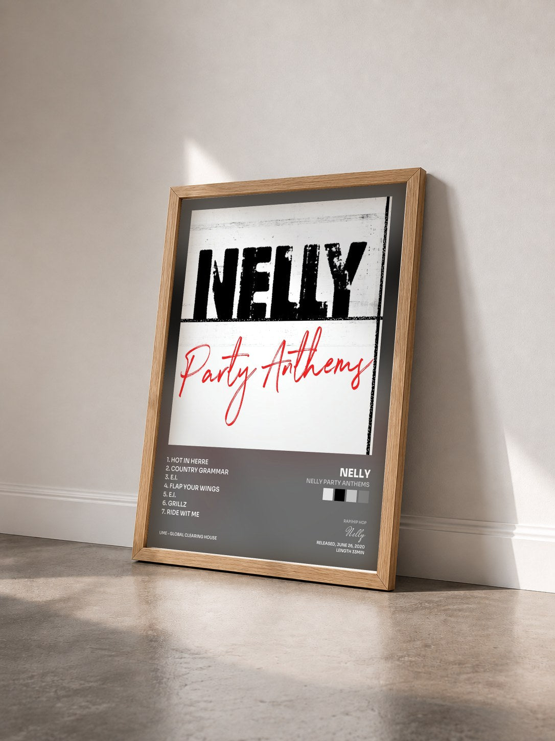#bois Tableau de l'album Nelly Party Anthems de Nelly vu de trois quarts, cadre en bois brut