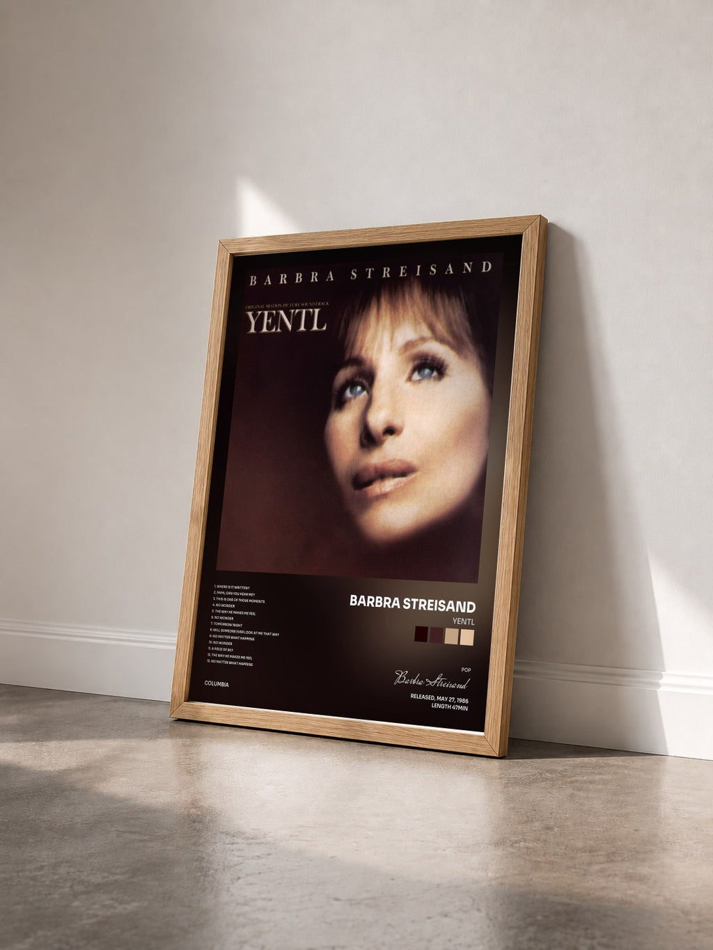 #bois Tableau de l'album Yentl de Barbra Streisand vu de trois quarts, cadre en bois brut