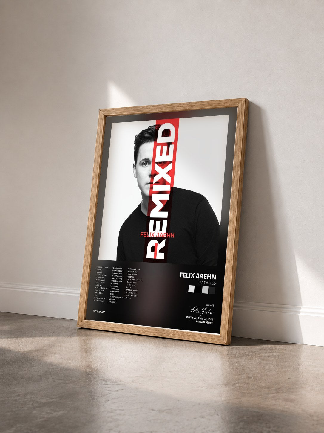 #bois Tableau de l'album I Remixed de Felix Jaehn vu de trois quarts, cadre en bois brut