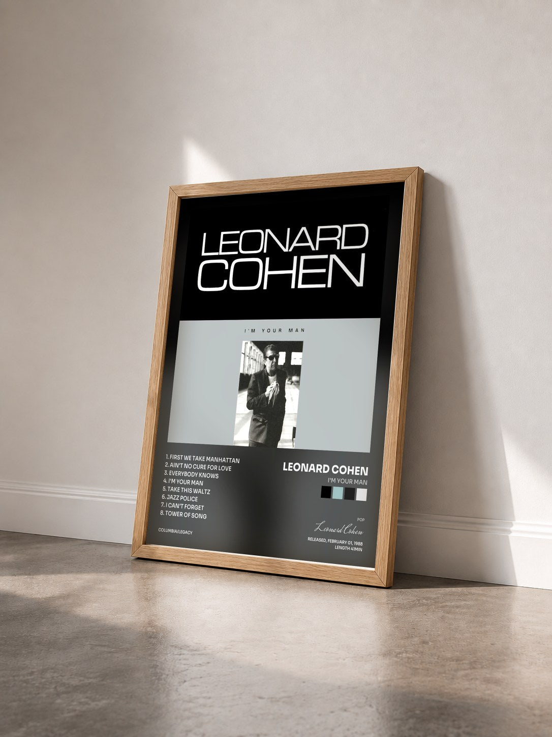 #bois Tableau de l'album I'm Your Man de Leonard Cohen vu de trois quarts, cadre en bois brut