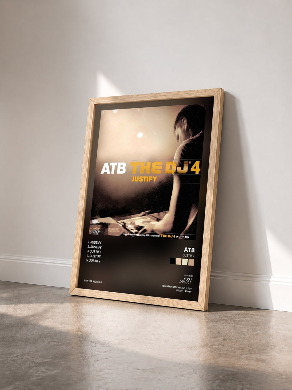 #bois Tableau de l'album Justify de ATB vu de trois quarts, cadre en bois brut
