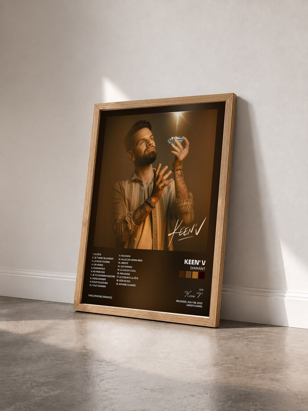 #bois Tableau de l'album Diamant de Keen' V vu de trois quarts, cadre en bois brut