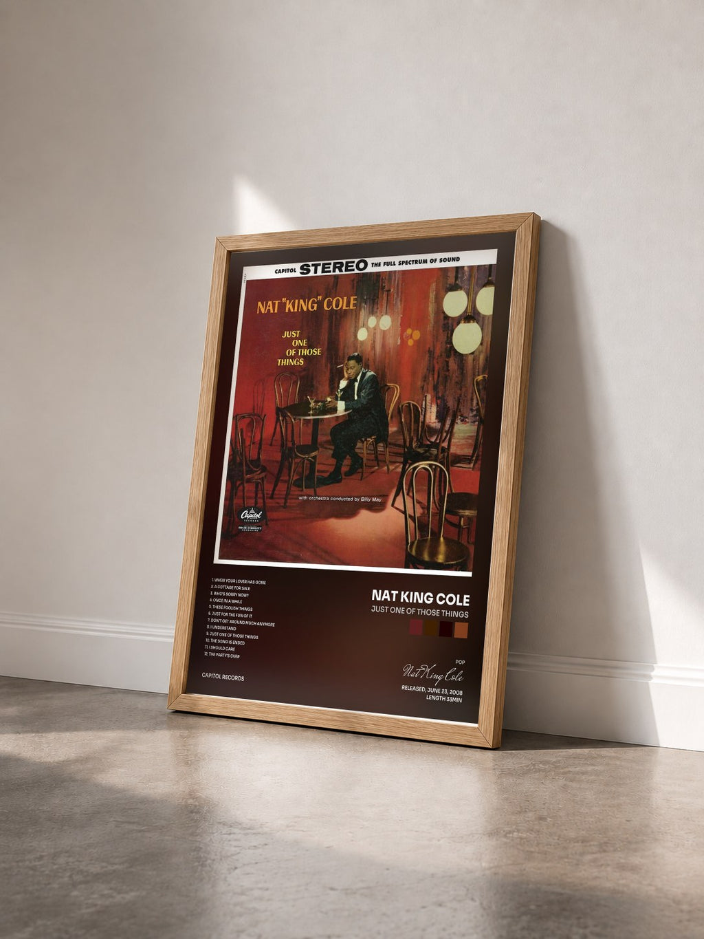 #bois Tableau de l'album Just One Of Those Things de Nat King Cole vu de trois quarts, cadre en bois brut
