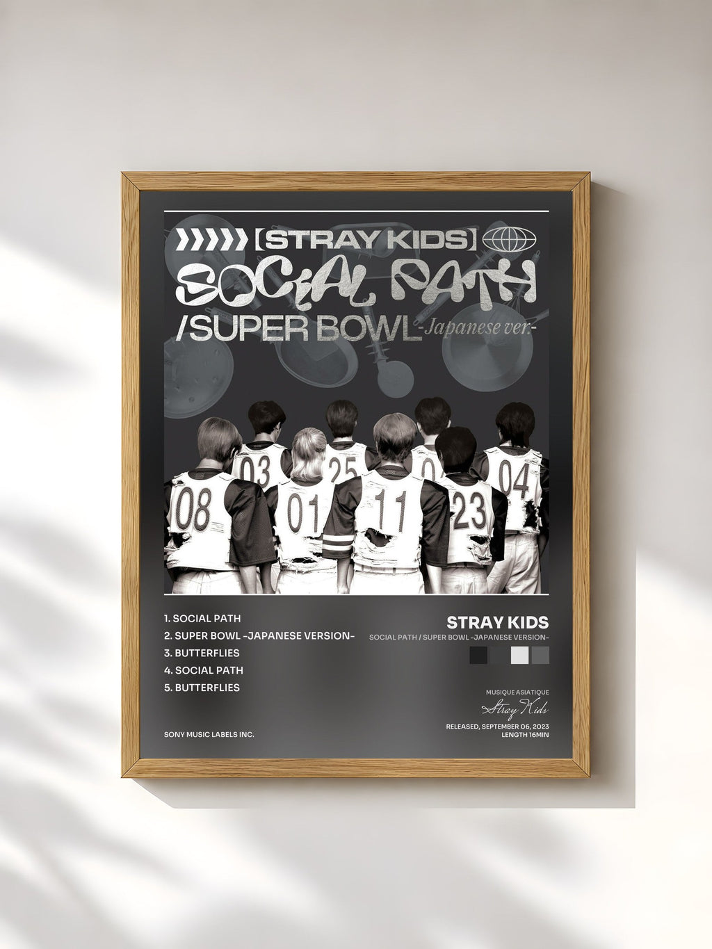 #bois Tableau de l'album Social Path / Super Bowl -Japanese version- de Stray Kids, cadre en bois brut, imprimé et encadré en France