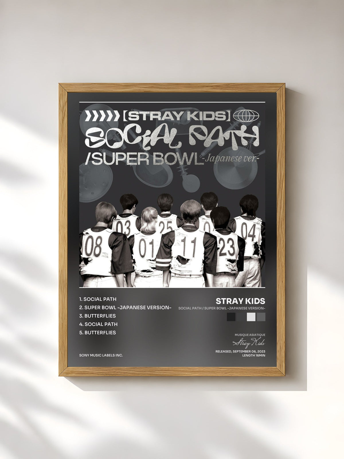#bois Tableau de l'album Social Path / Super Bowl -Japanese version- de Stray Kids, cadre en bois brut, imprimé et encadré en France