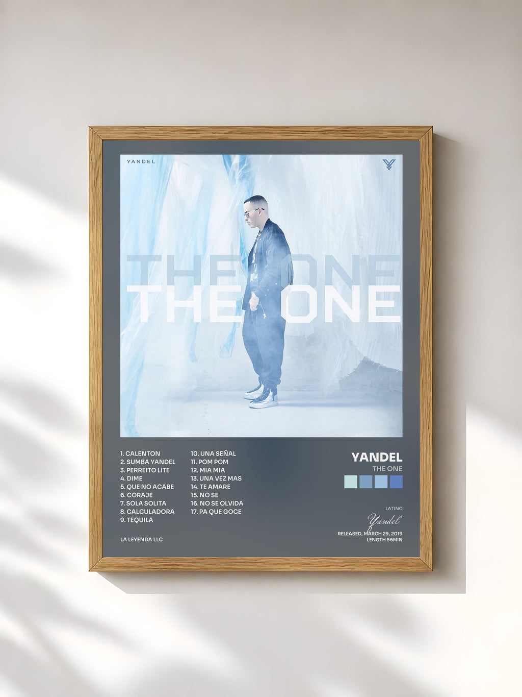 #bois Tableau de l'album The One de Yandel, cadre en bois brut, imprimé et encadré en France