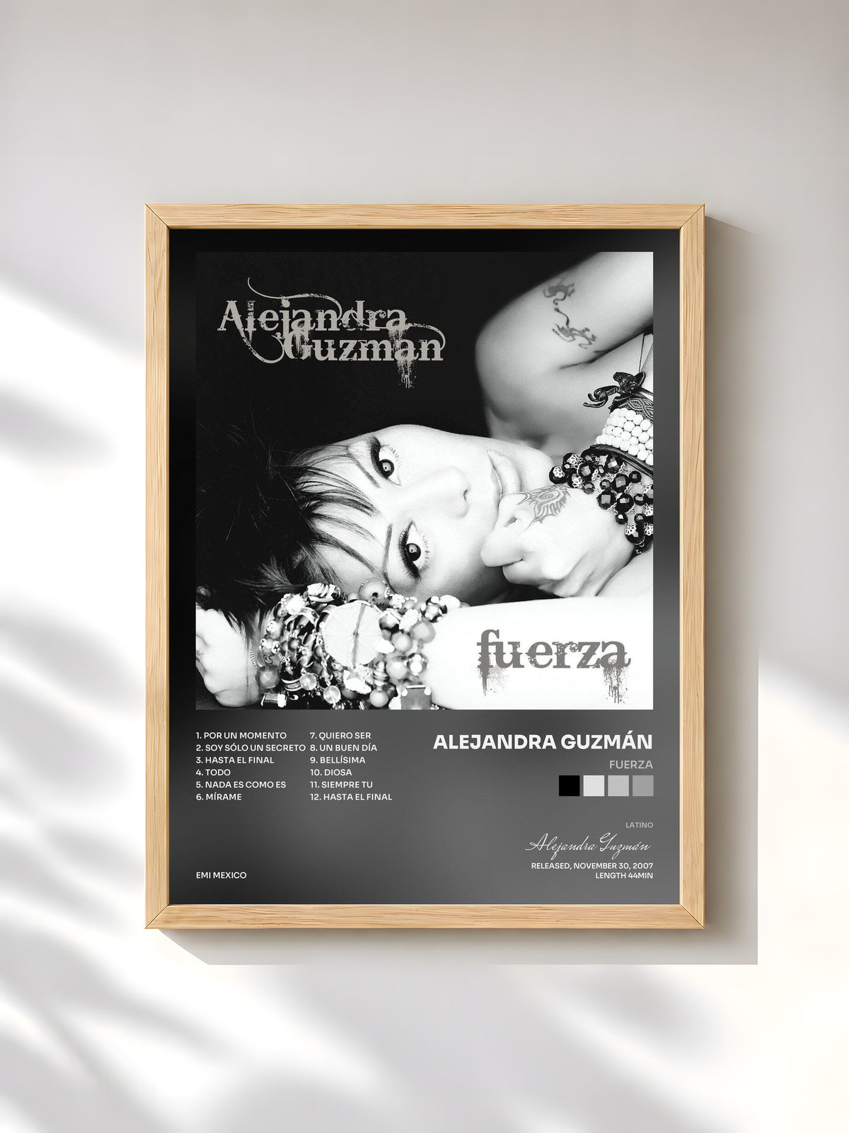 #bois Tableau de l'album Fuerza de Alejandra Guzmán, cadre en bois brut, imprimé et encadré en France
