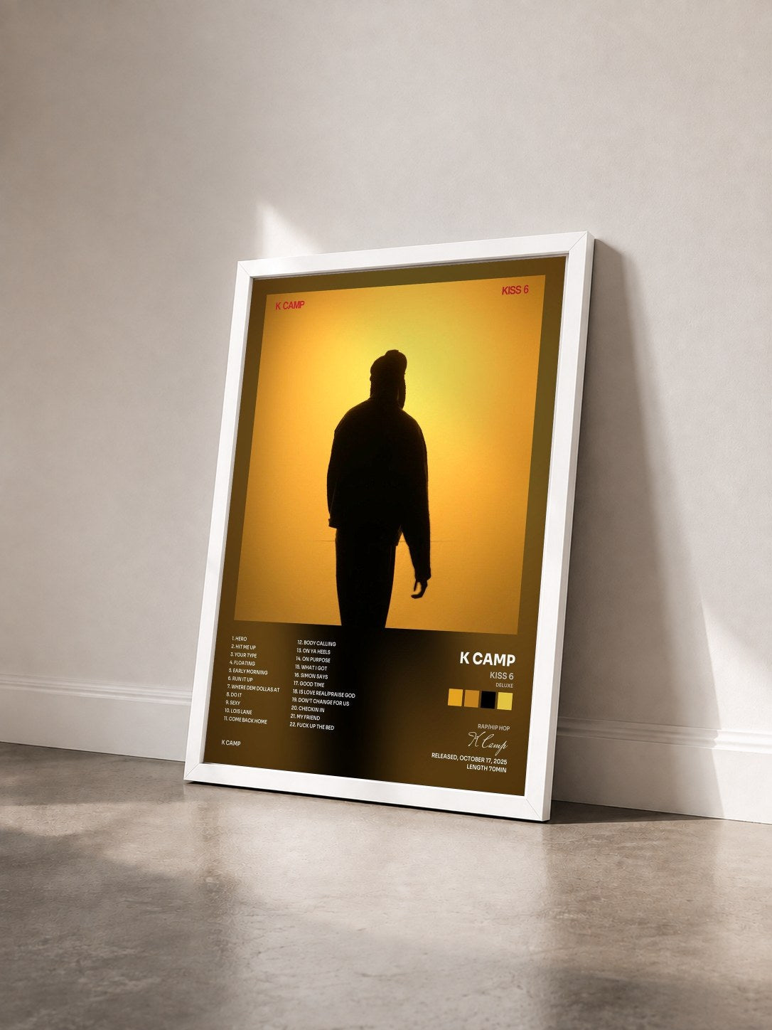 #blanc Tableau de l'album Kiss 6 (Deluxe) de K Camp vu de trois quarts, cadre blanc