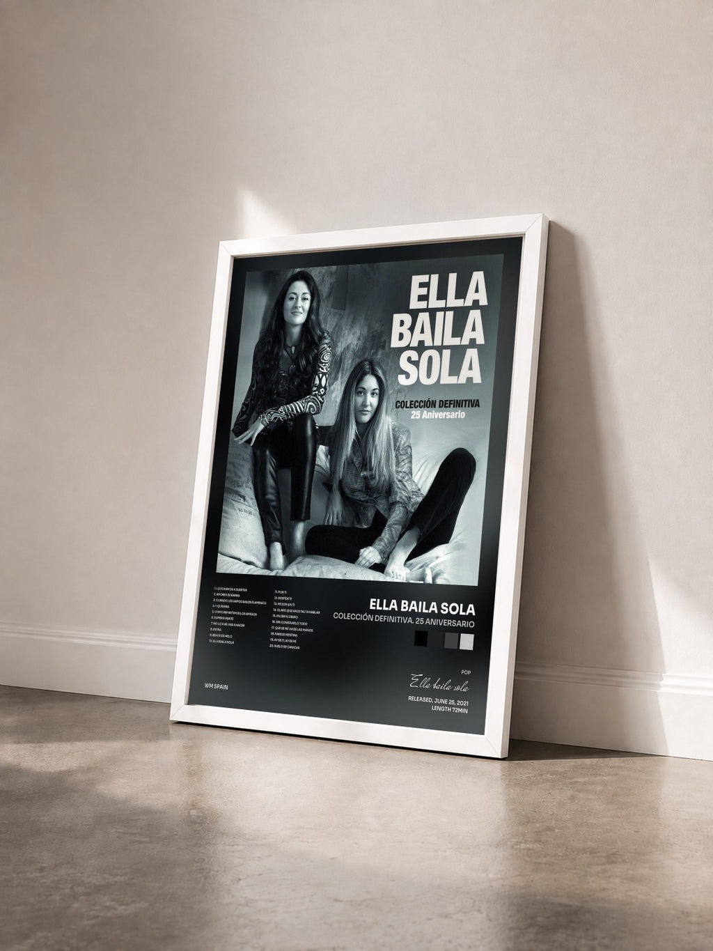 #blanc Tableau de l'album Colección definitiva. 25 Aniversario de Ella baila sola vu de trois quarts, cadre blanc