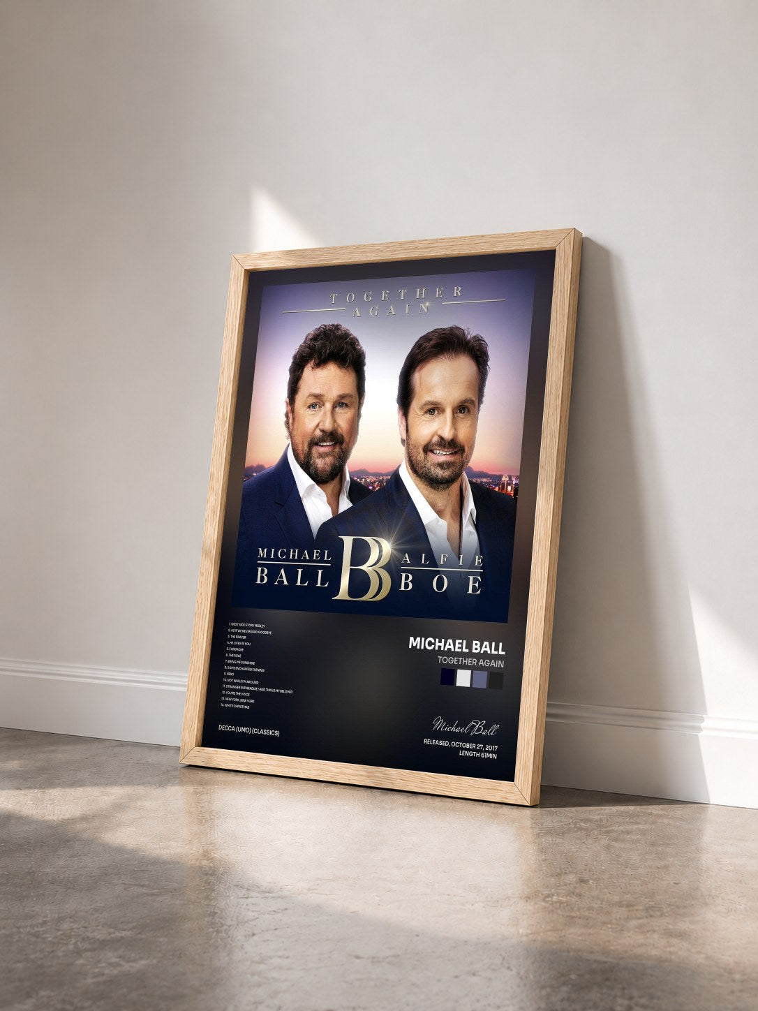 #bois Tableau de l'album Together Again de Michael Ball vu de trois quarts, cadre en bois brut
