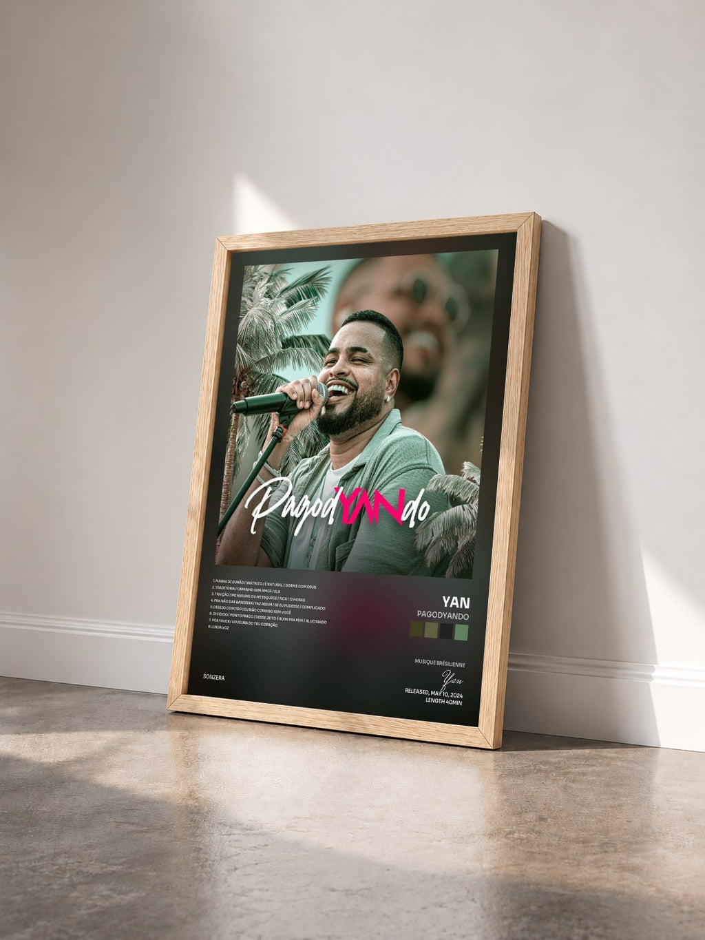 #bois Tableau de l'album Pagodyando de Yan vu de trois quarts, cadre en bois brut