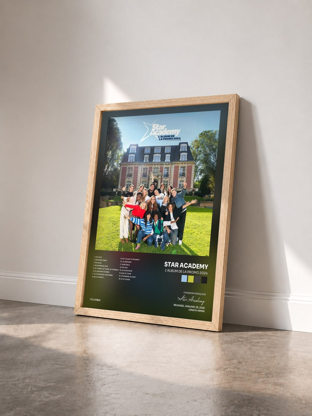 #bois Tableau de l'album L'album de la promo 2024 de Star Academy vu de trois quarts, cadre en bois brut