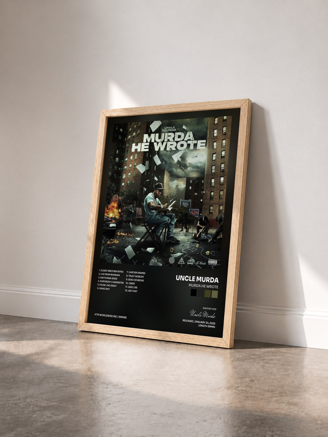 #bois Tableau de l'album MURDA HE WROTE de Uncle Murda vu de trois quarts, cadre en bois brut