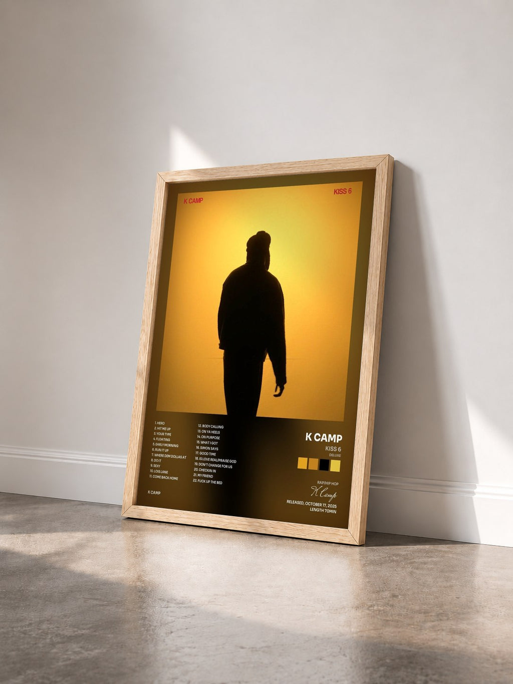 #bois Tableau de l'album Kiss 6 (Deluxe) de K Camp vu de trois quarts, cadre en bois brut