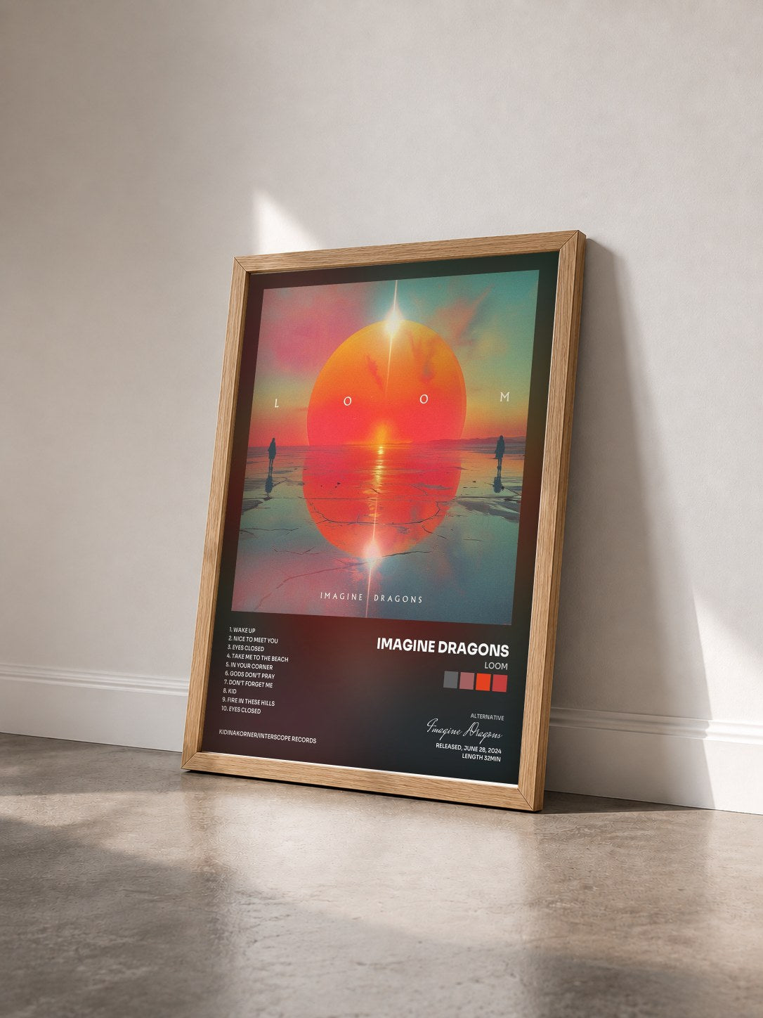 #bois Tableau de l'album LOOM de Imagine Dragons vu de trois quarts, cadre en bois brut