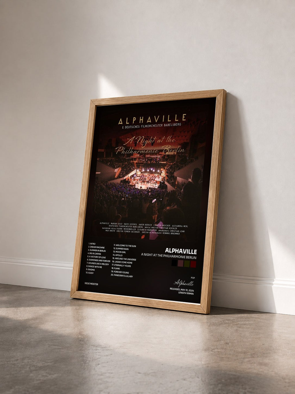#bois Tableau de l'album A Night at the Philharmonie Berlin de Alphaville vu de trois quarts, cadre en bois brut