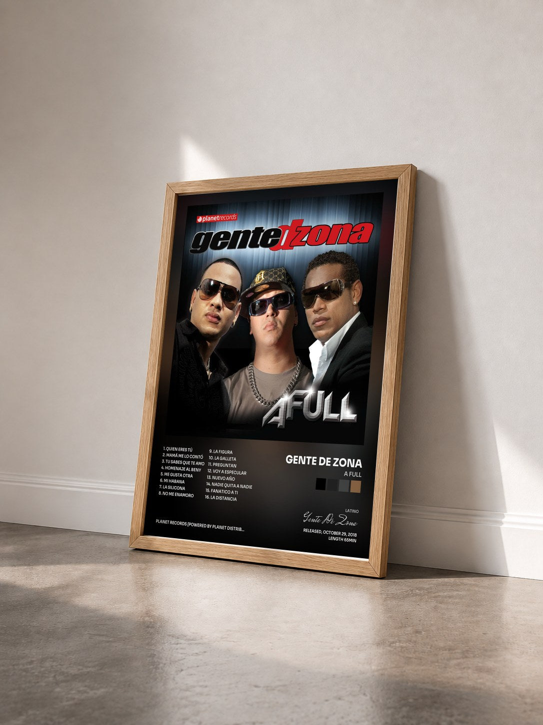 #bois Tableau de l'album A Full de Gente De Zona vu de trois quarts, cadre en bois brut
