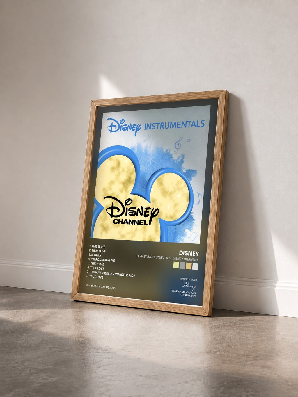 #bois Tableau de l'album Disney Instrumentals: Disney Channel de Disney vu de trois quarts, cadre en bois brut