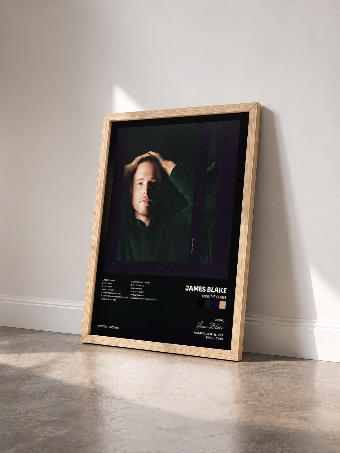 #bois Tableau de l'album Assume Form de James Blake vu de trois quarts, cadre en bois brut