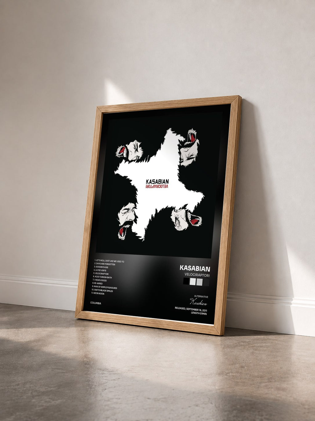 #bois Tableau de l'album Velociraptor! de Kasabian vu de trois quarts, cadre en bois brut