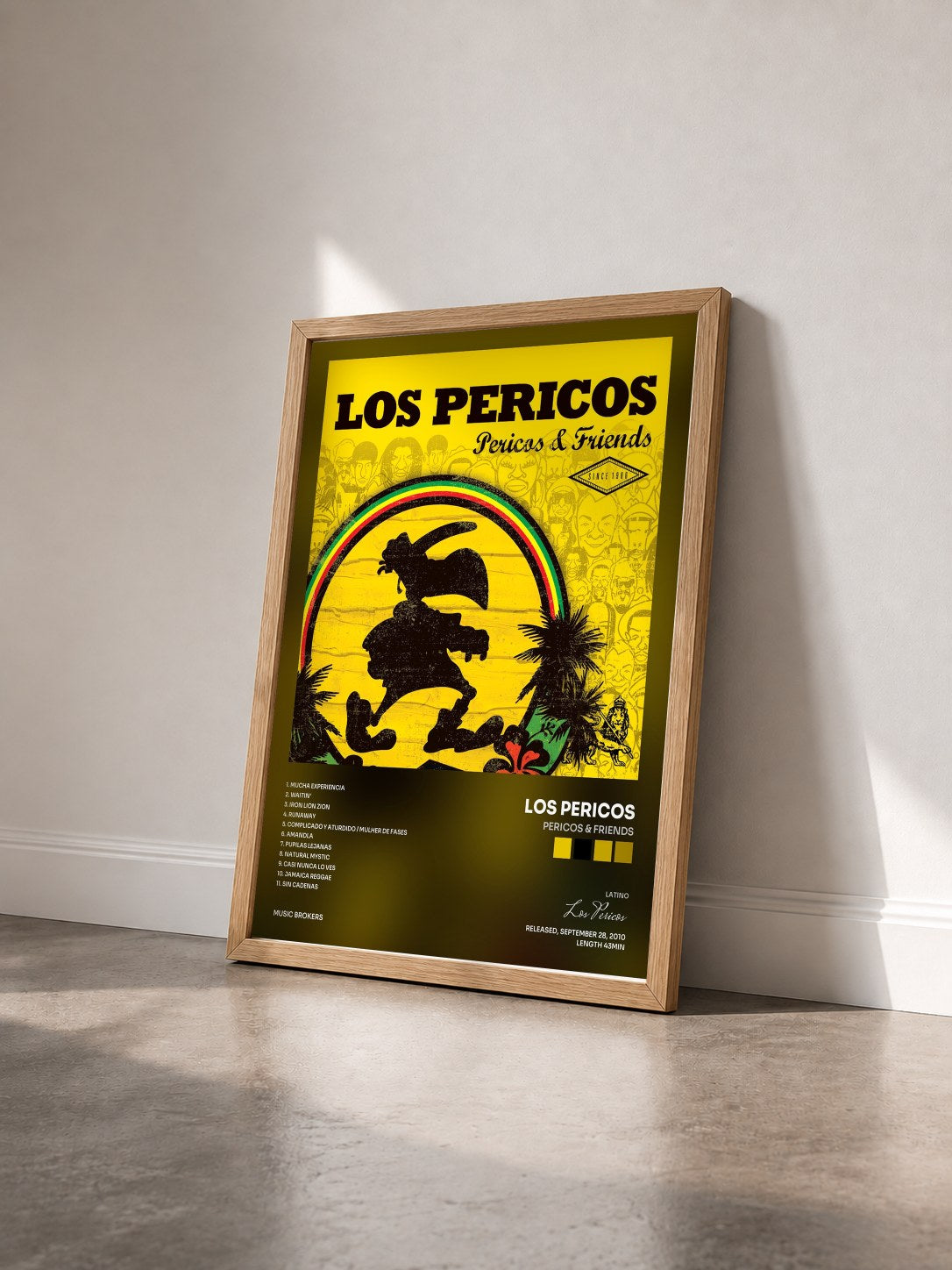 #bois Tableau de l'album Pericos & Friends de Los Pericos vu de trois quarts, cadre en bois brut