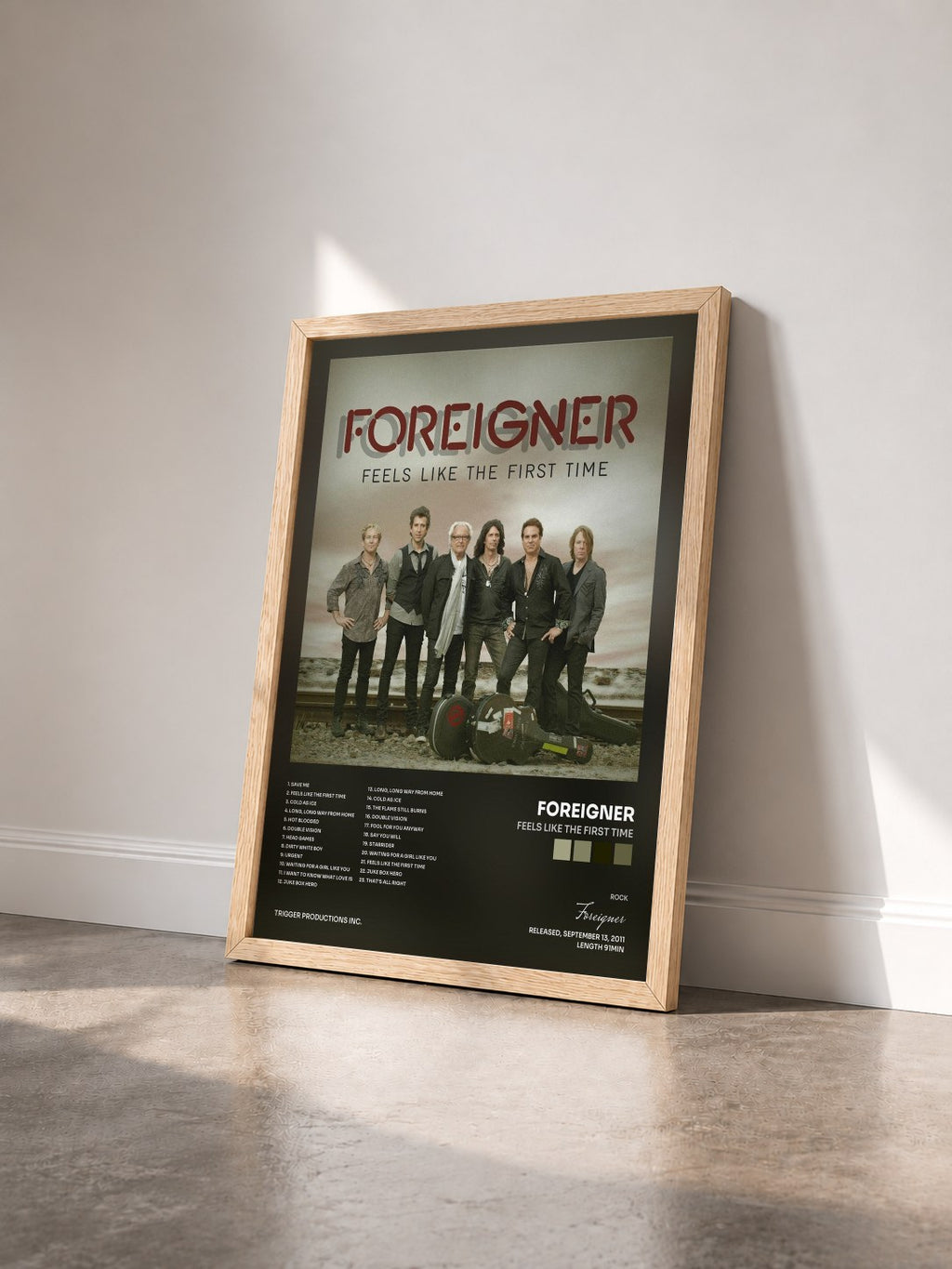 #bois Tableau de l'album Feels Like The First Time de Foreigner vu de trois quarts, cadre en bois brut