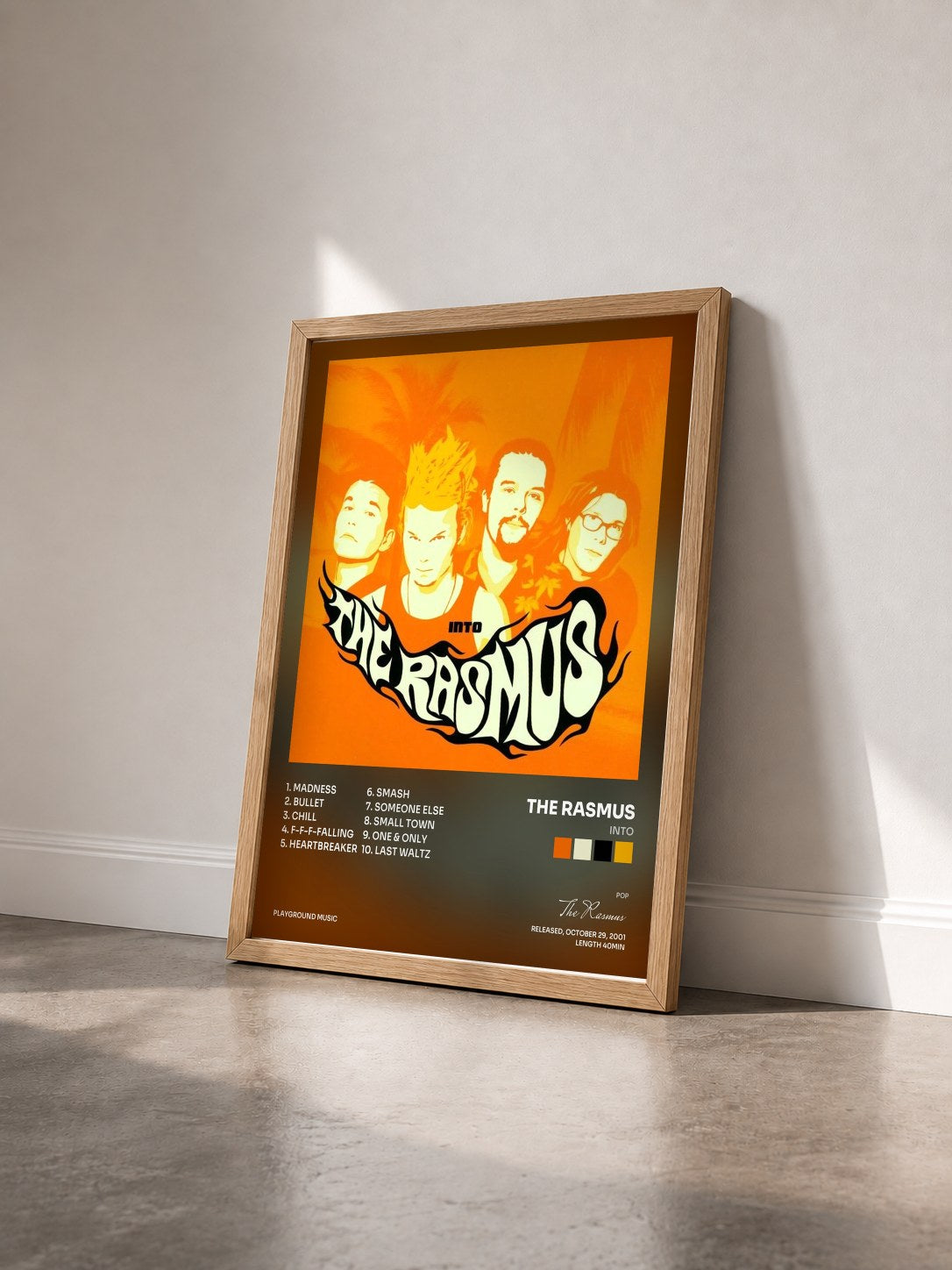 #bois Tableau de l'album Into de The Rasmus vu de trois quarts, cadre en bois brut