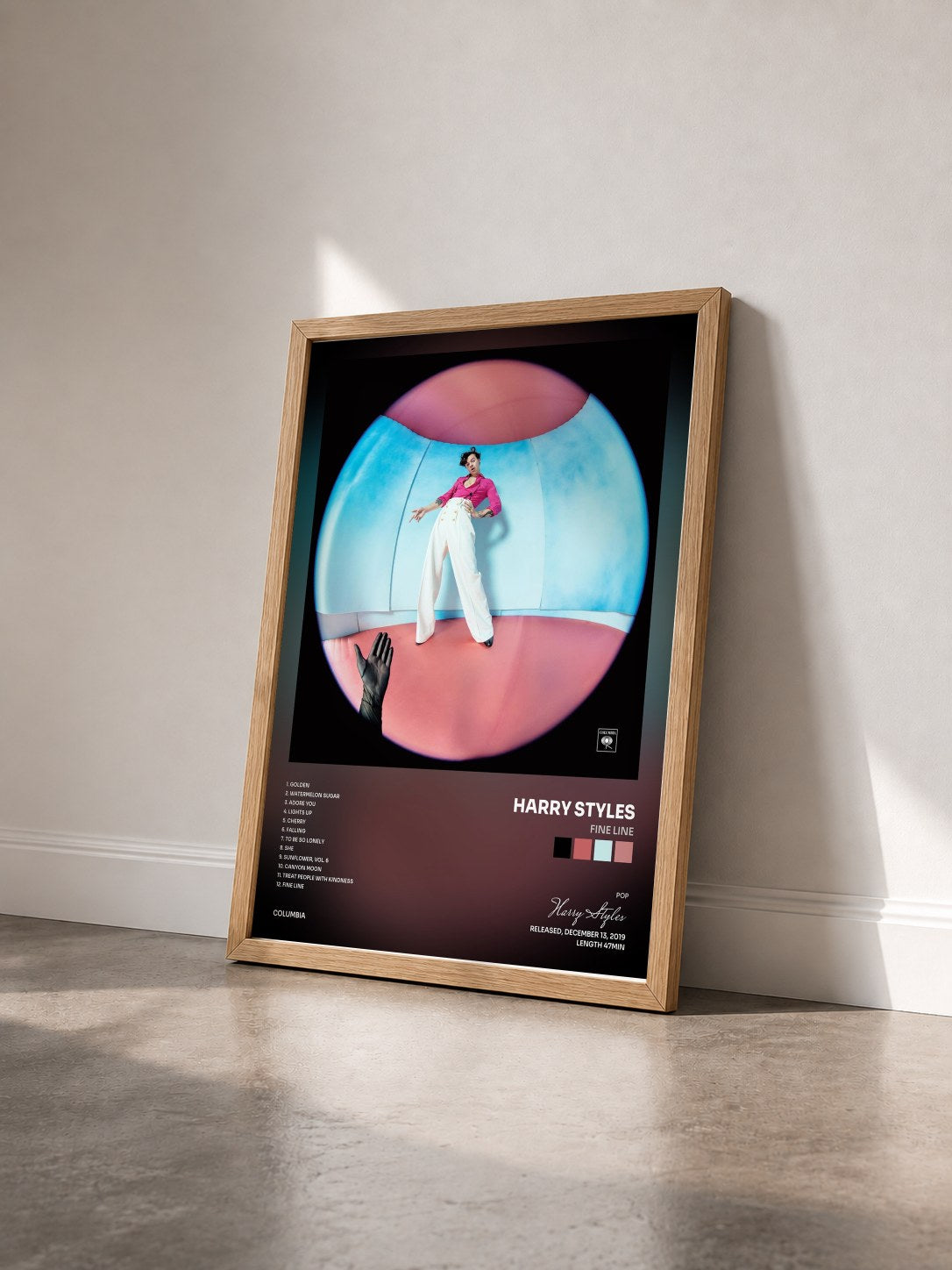 #bois Tableau de l'album Fine Line de Harry Styles vu de trois quarts, cadre en bois brut