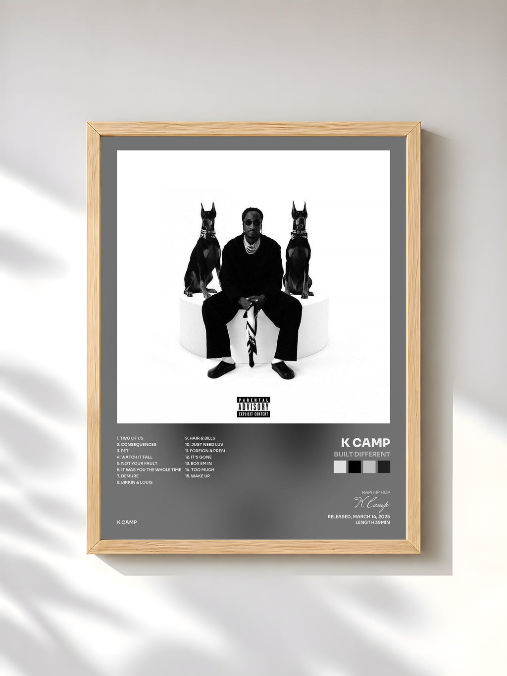 #bois Tableau de l'album Built Different de K Camp, cadre en bois brut, imprimé et encadré en France