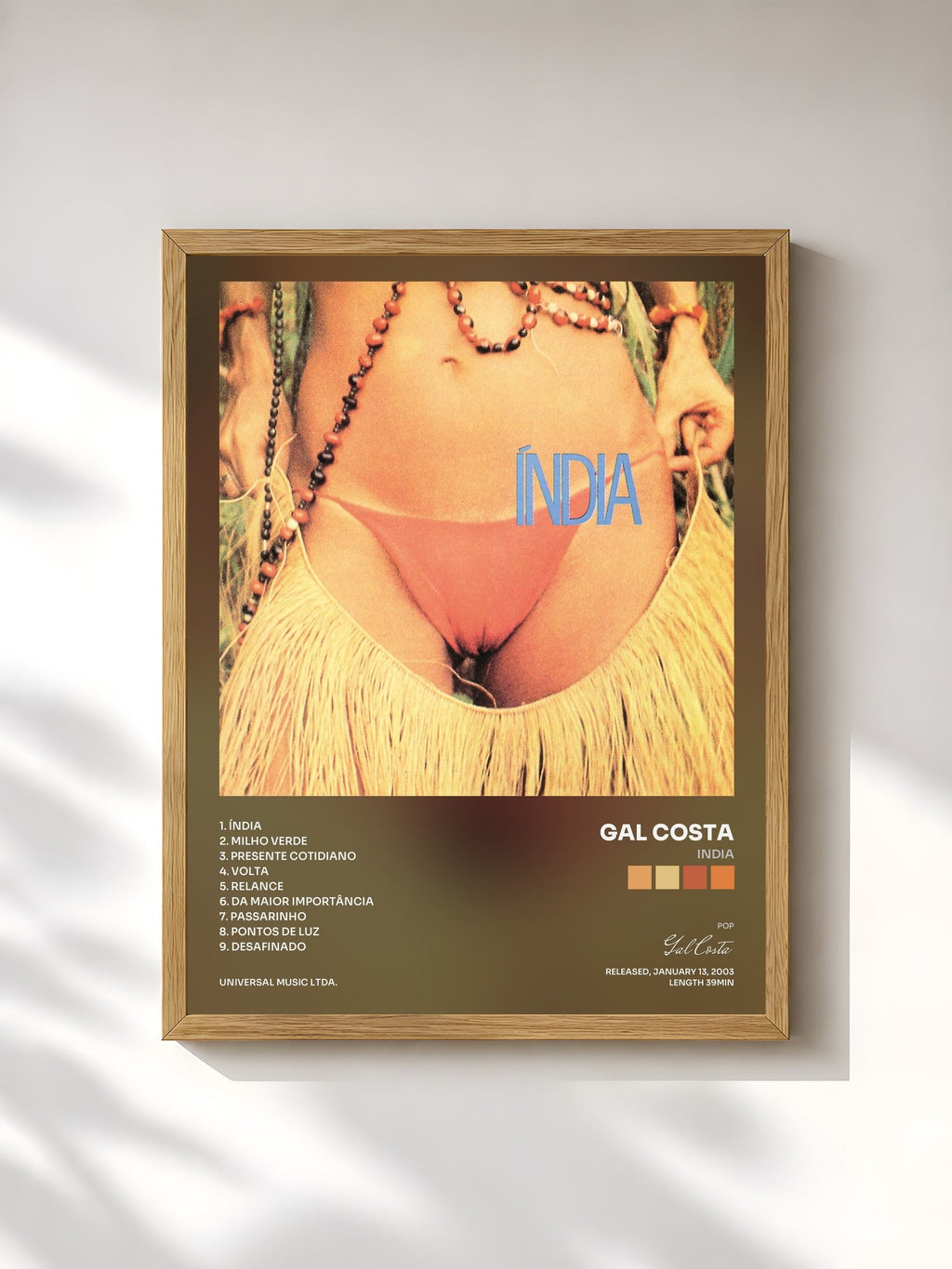 #bois Tableau de l'album India de Gal Costa, cadre en bois brut, imprimé et encadré en France