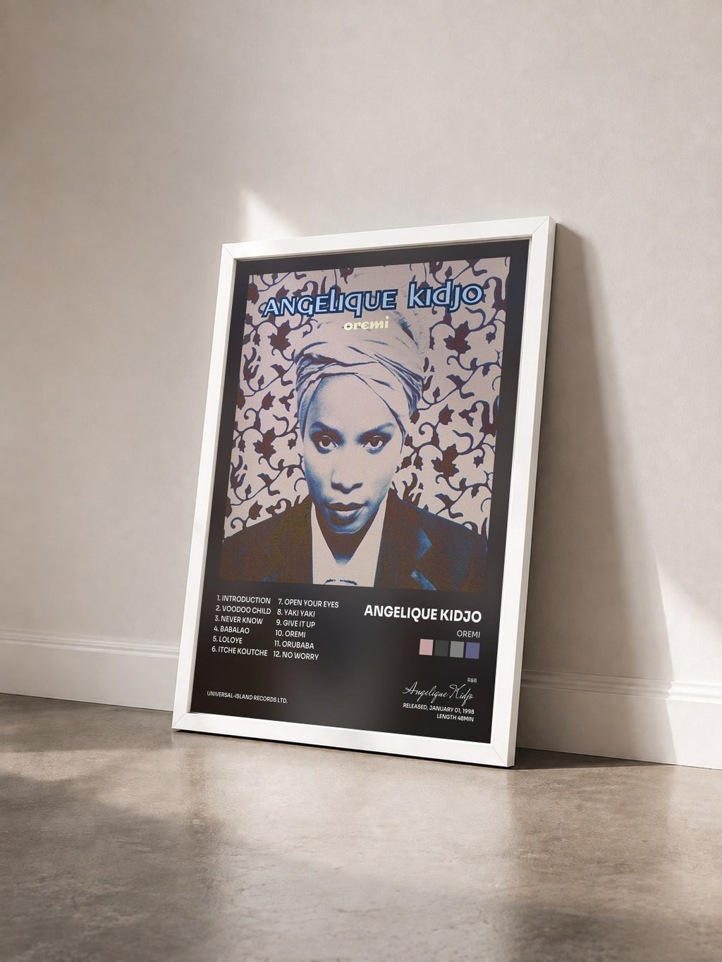 #blanc Tableau de l'album Oremi de Angelique Kidjo vu de trois quarts, cadre blanc