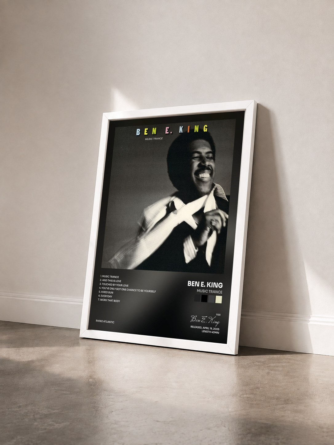 #blanc Tableau de l'album Music Trance de Ben E. King vu de trois quarts, cadre blanc